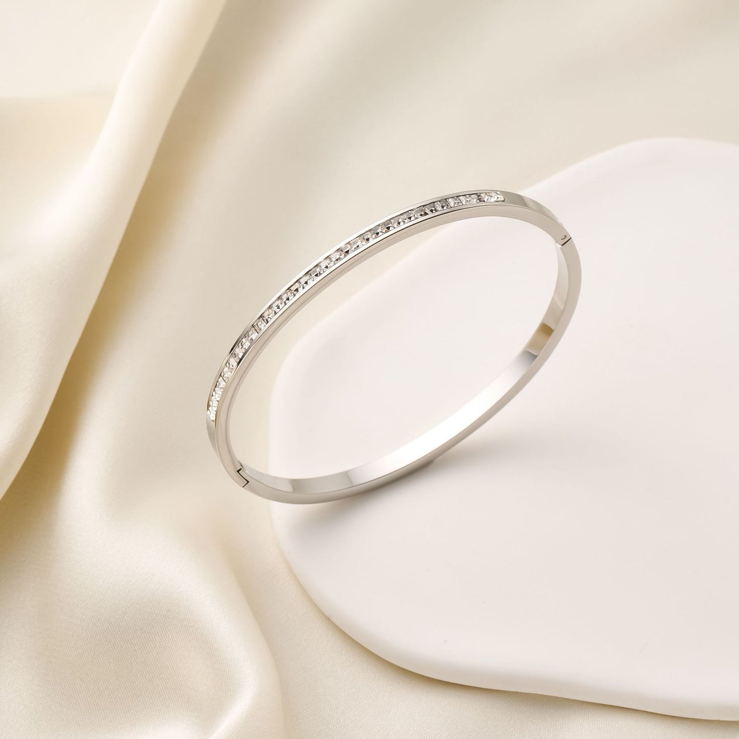 18K Gold Star Diamond Bracelet