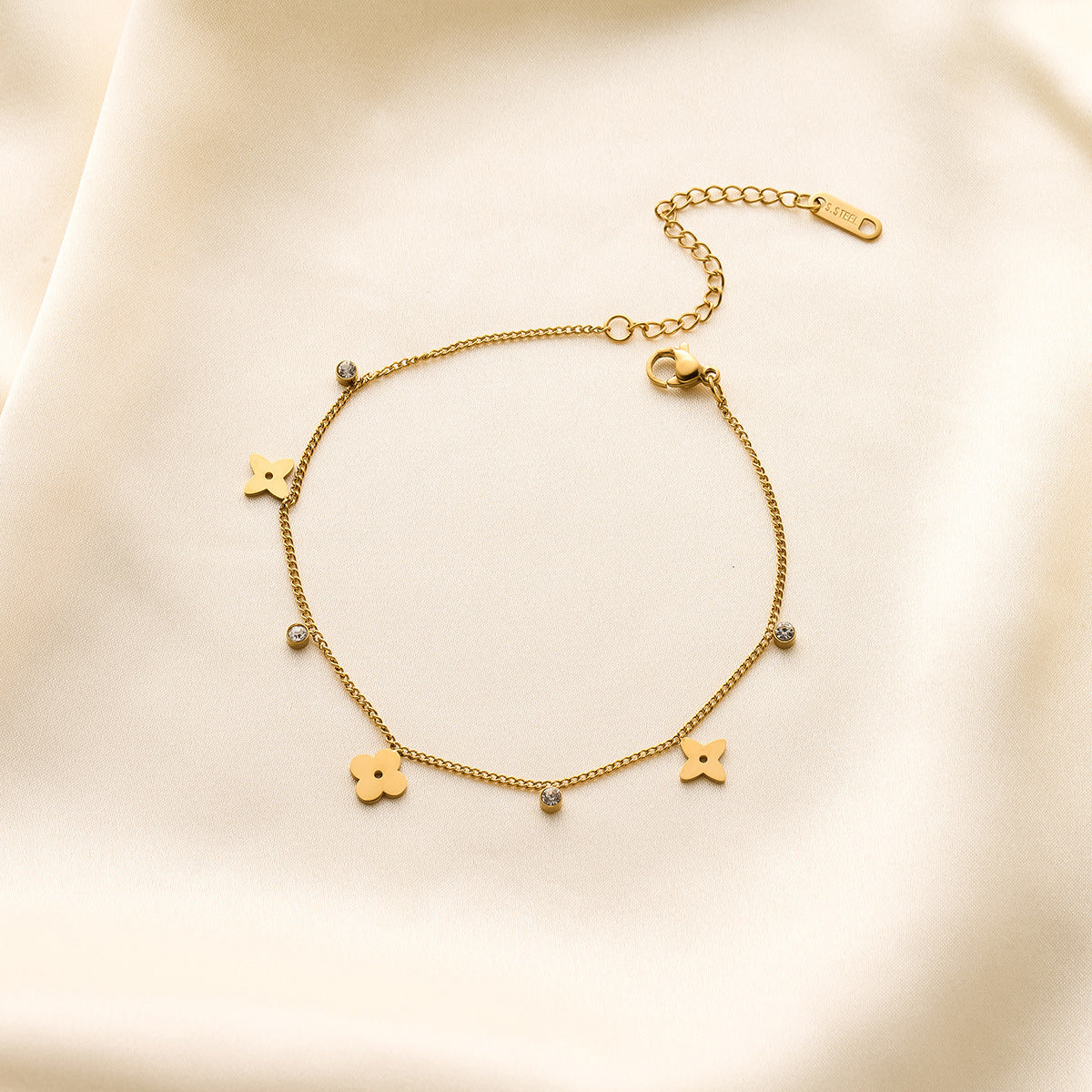 18K Gold Four-Leaf Flower Bracelet