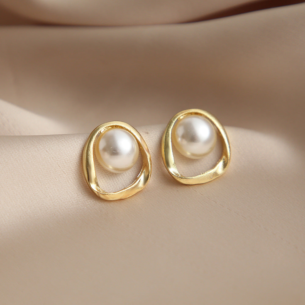 Retro Imitation Pearl Stud Earrings