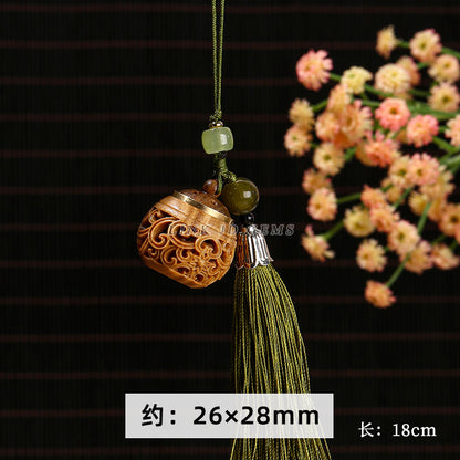 Green sandalwood sachet diffuser pendant