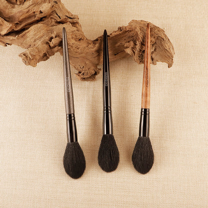 CHICHODO Animal Hair Highlighter and Blush Brush