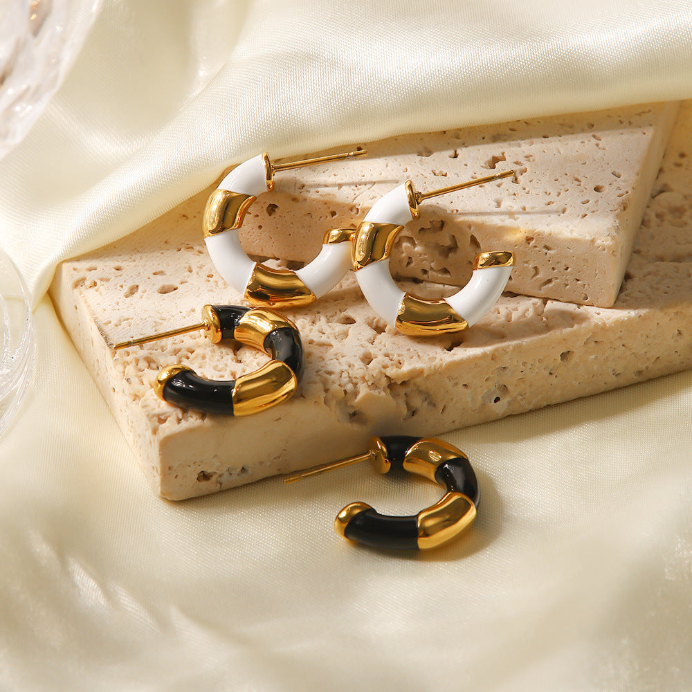 Black and White Oil Drop C Shape Earrings