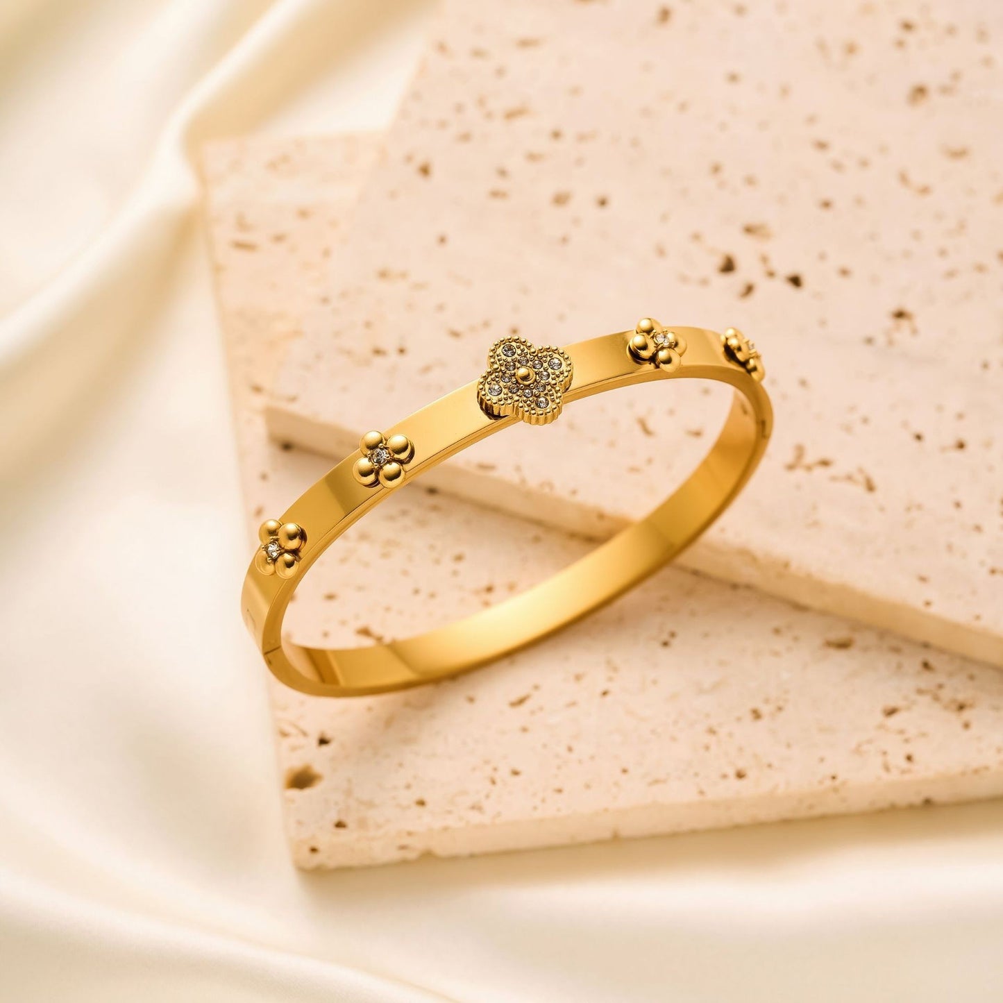 Diamond Four-Leaf Clover Butterfly Bracelet