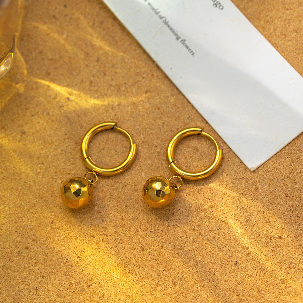 Multi-faceted rhombus bead earrings