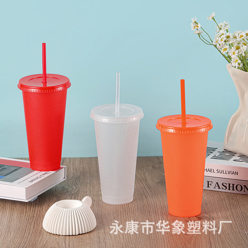 Sensitive warmth meets shining star cup