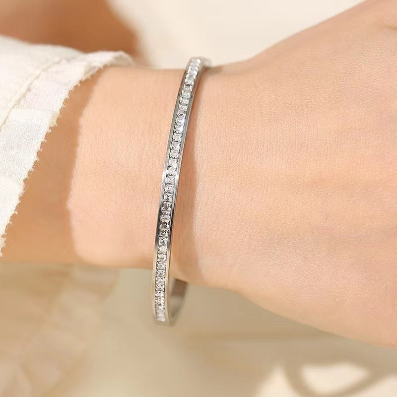 Stainless steel bracelet with diamonds