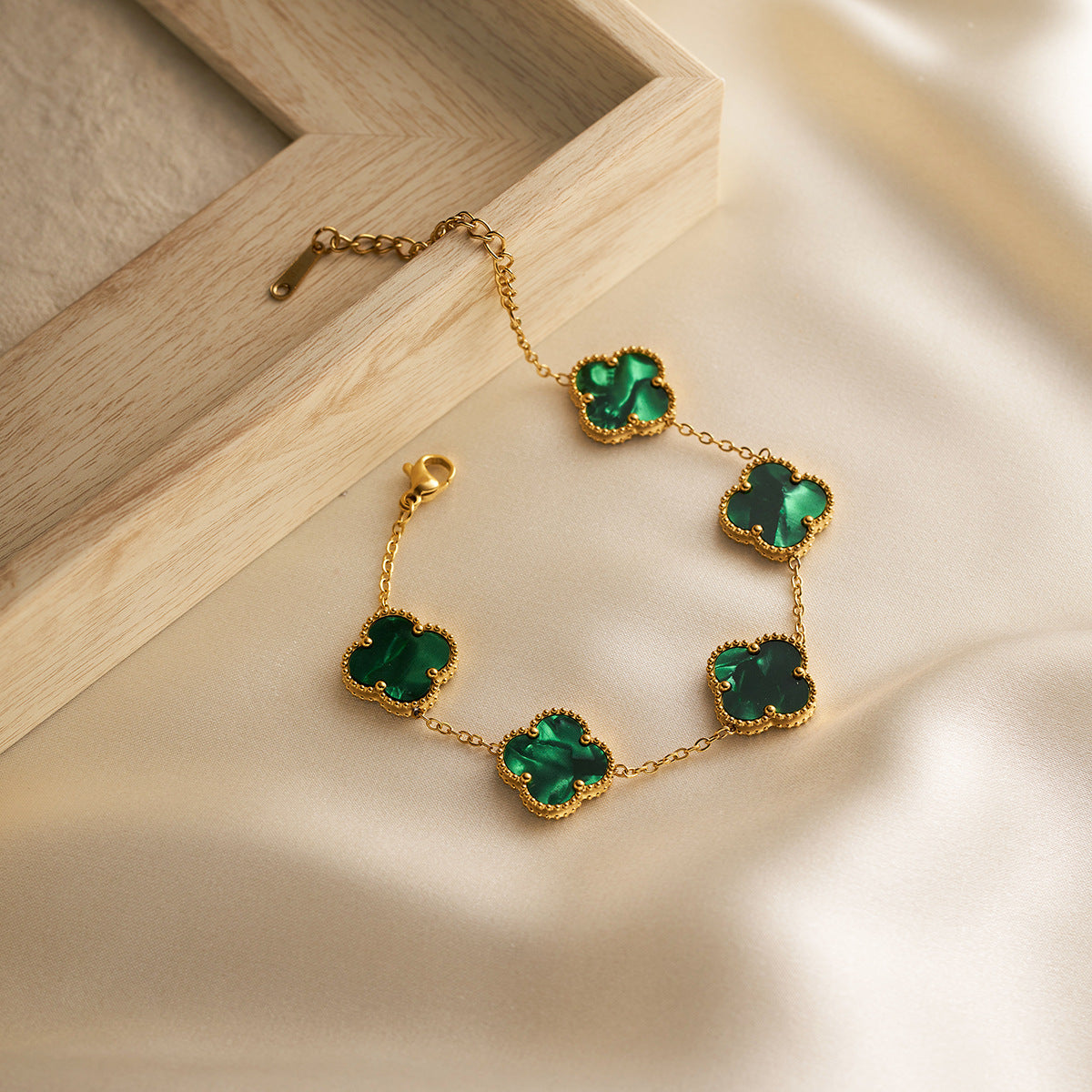 15mm Double-Sided Four-Leaf Clover Necklace