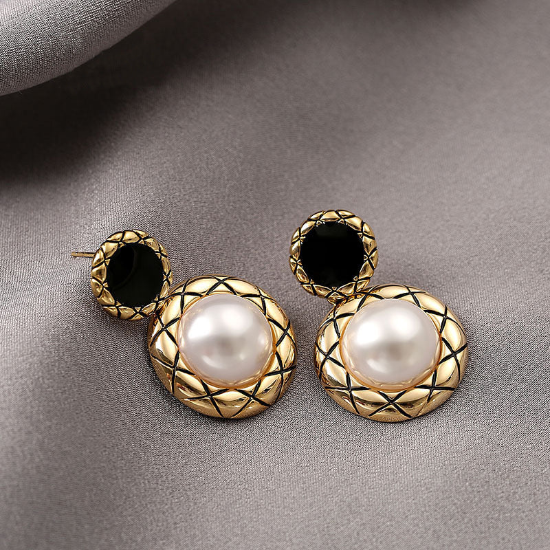 Pendientes vintage dorados texturizados con fragancia de viento de primera calidad 
