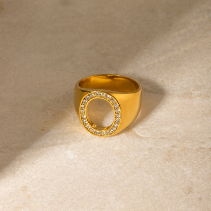 Anillo hueco ovalado de strass 