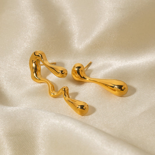 Teardrop shape earrings