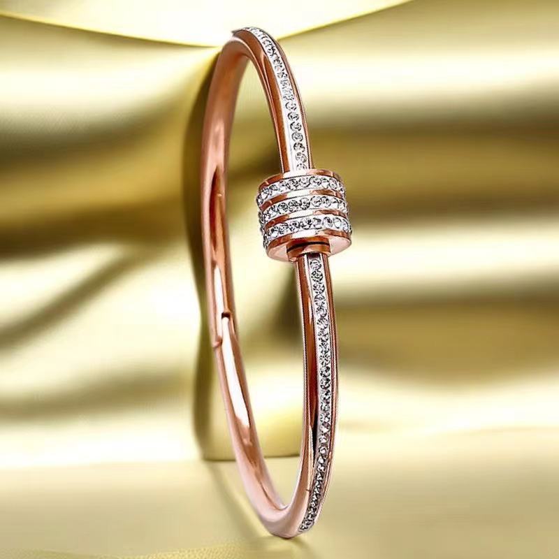 Stainless steel bracelet with diamonds