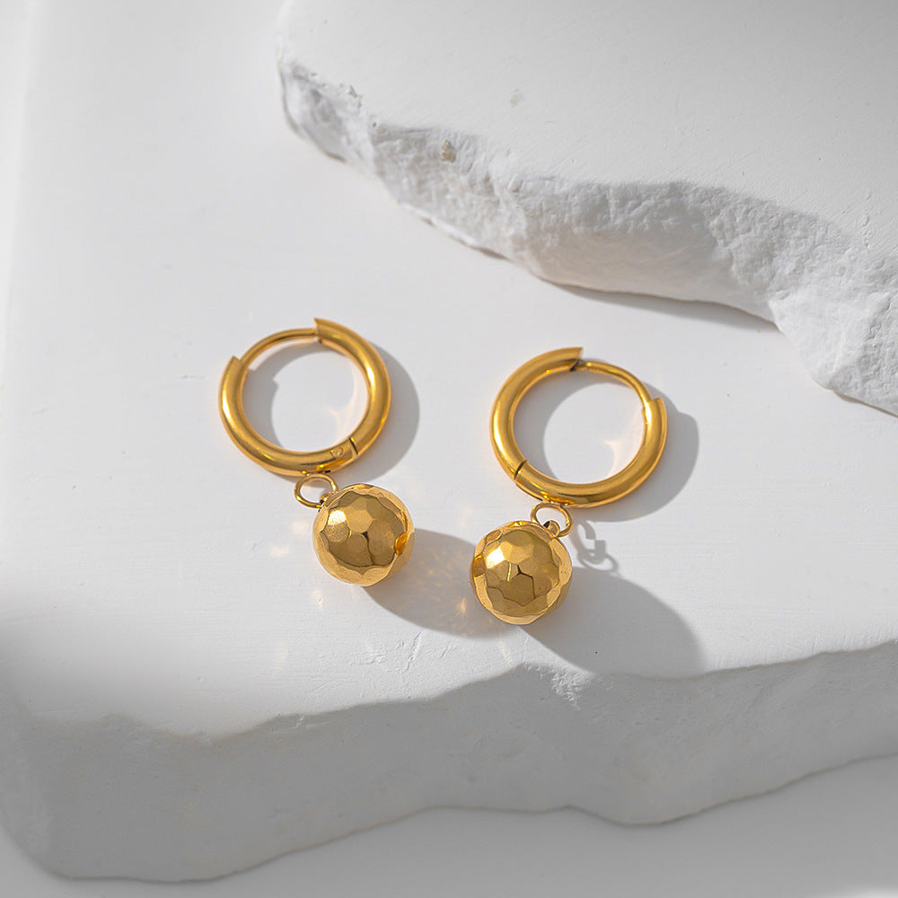 Multi-faceted rhombus bead earrings