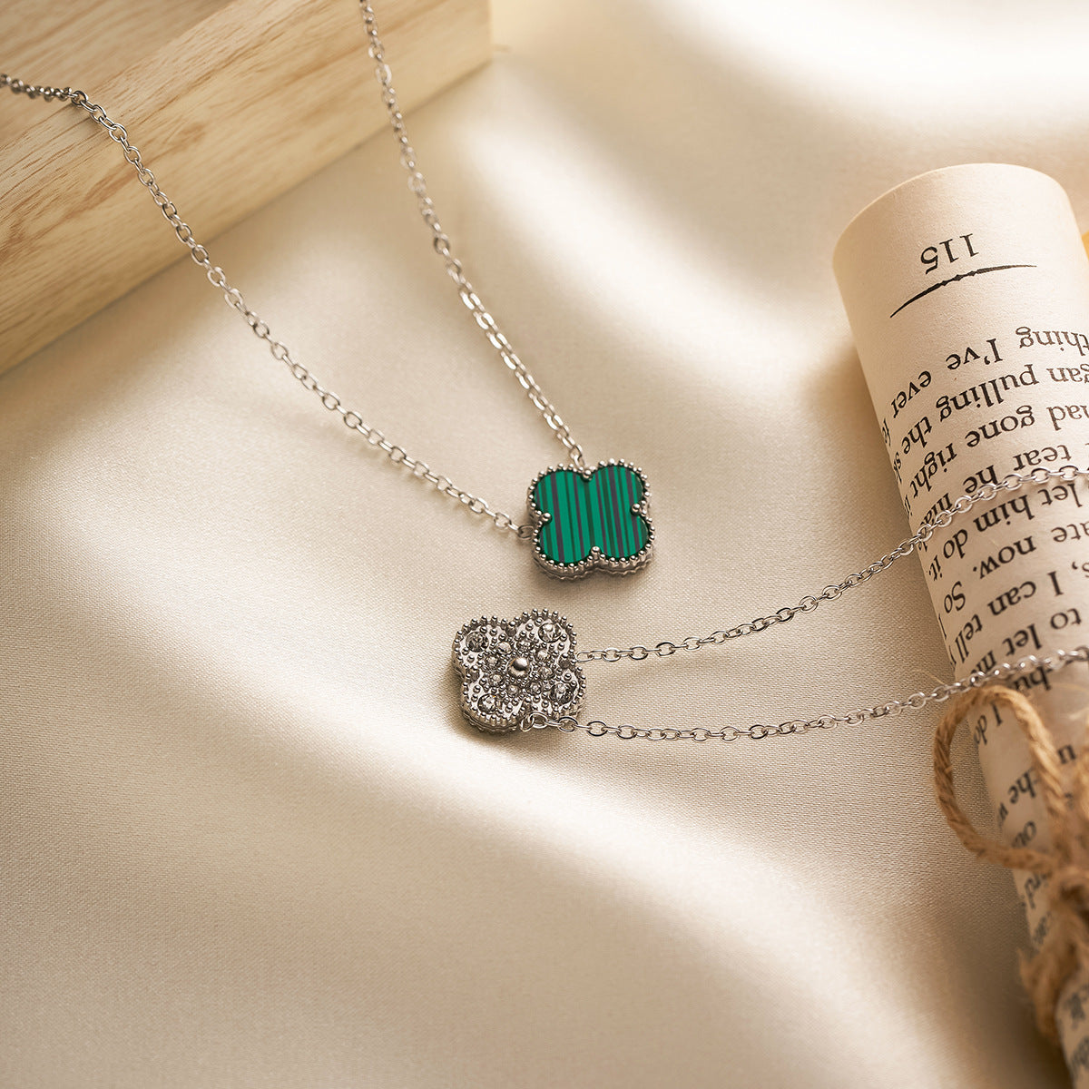 15mm Double-Sided Four-Leaf Clover Necklace