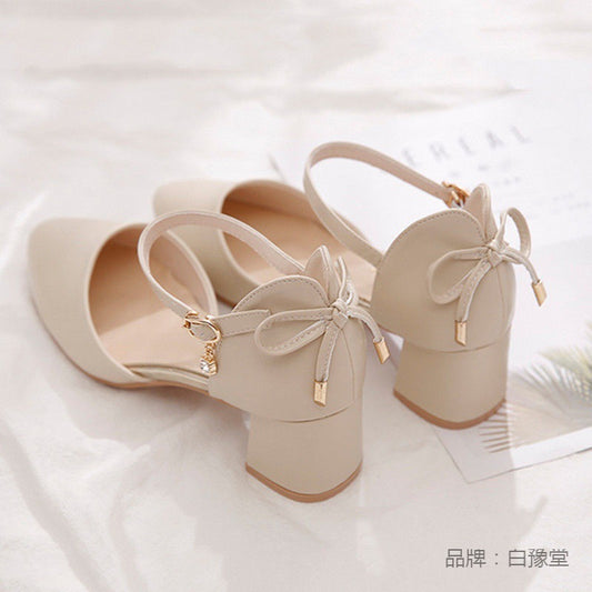 Temperament versatile hollow sandals women