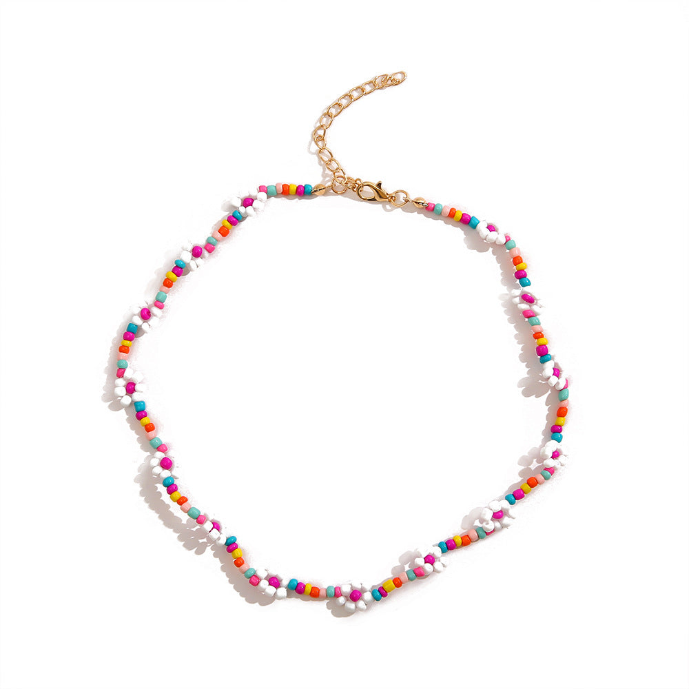 Collar de cuentas de arroz de colores con colgante de concha 
