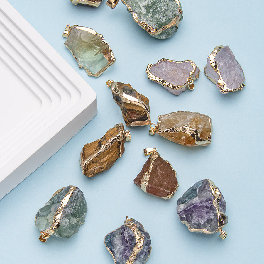 Crystal amorphous bezel rough stone pendant