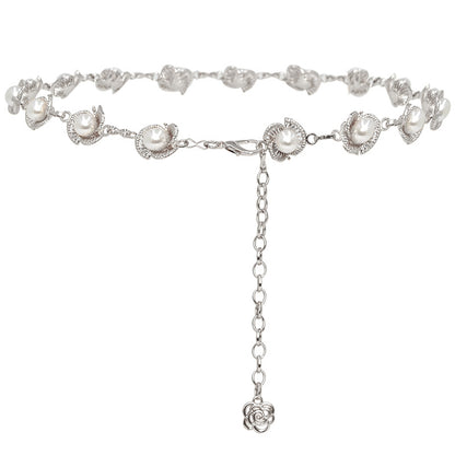 Pearl pendant decorated with thin belt,