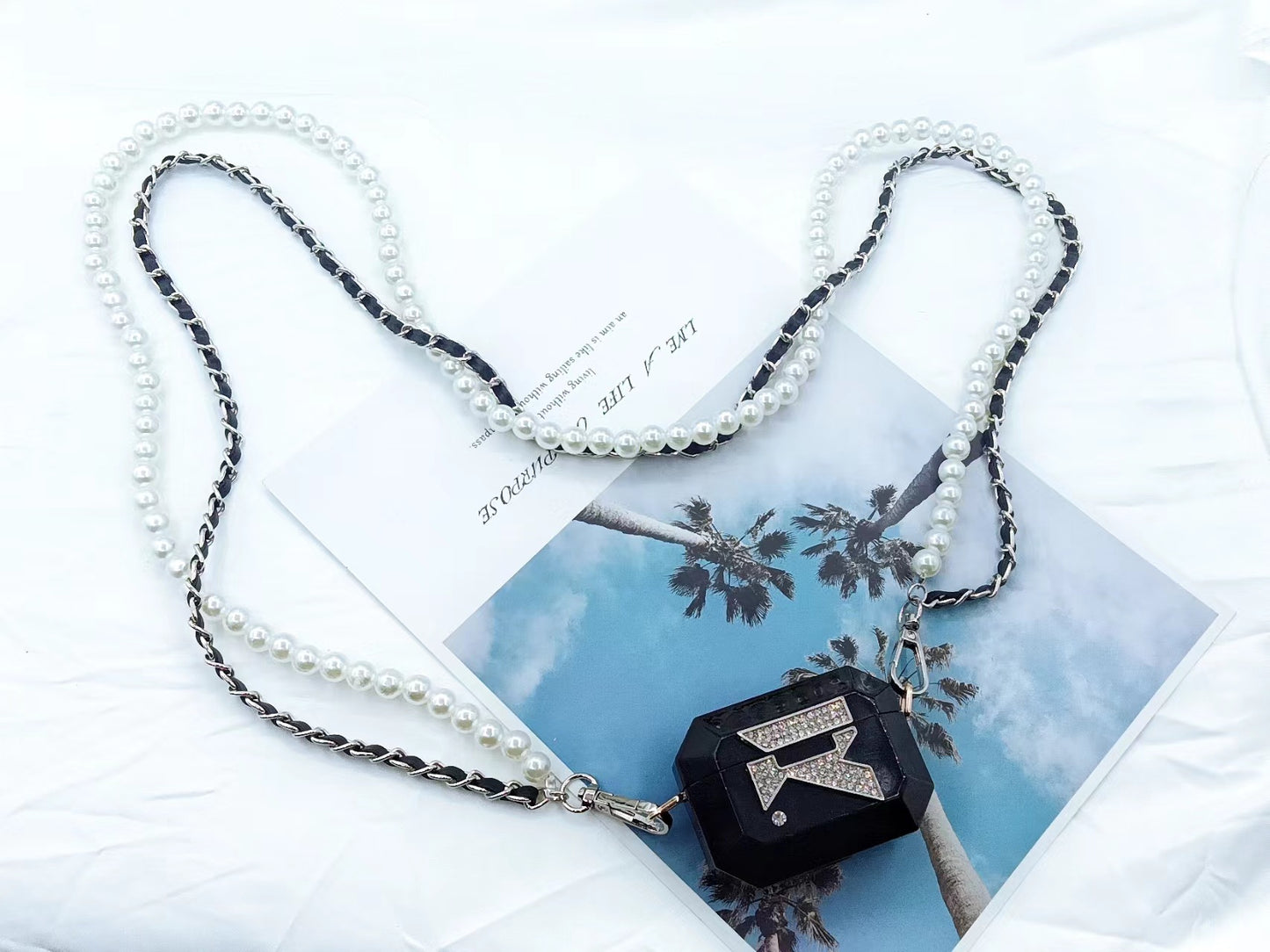 Bead chain mini earphone bag