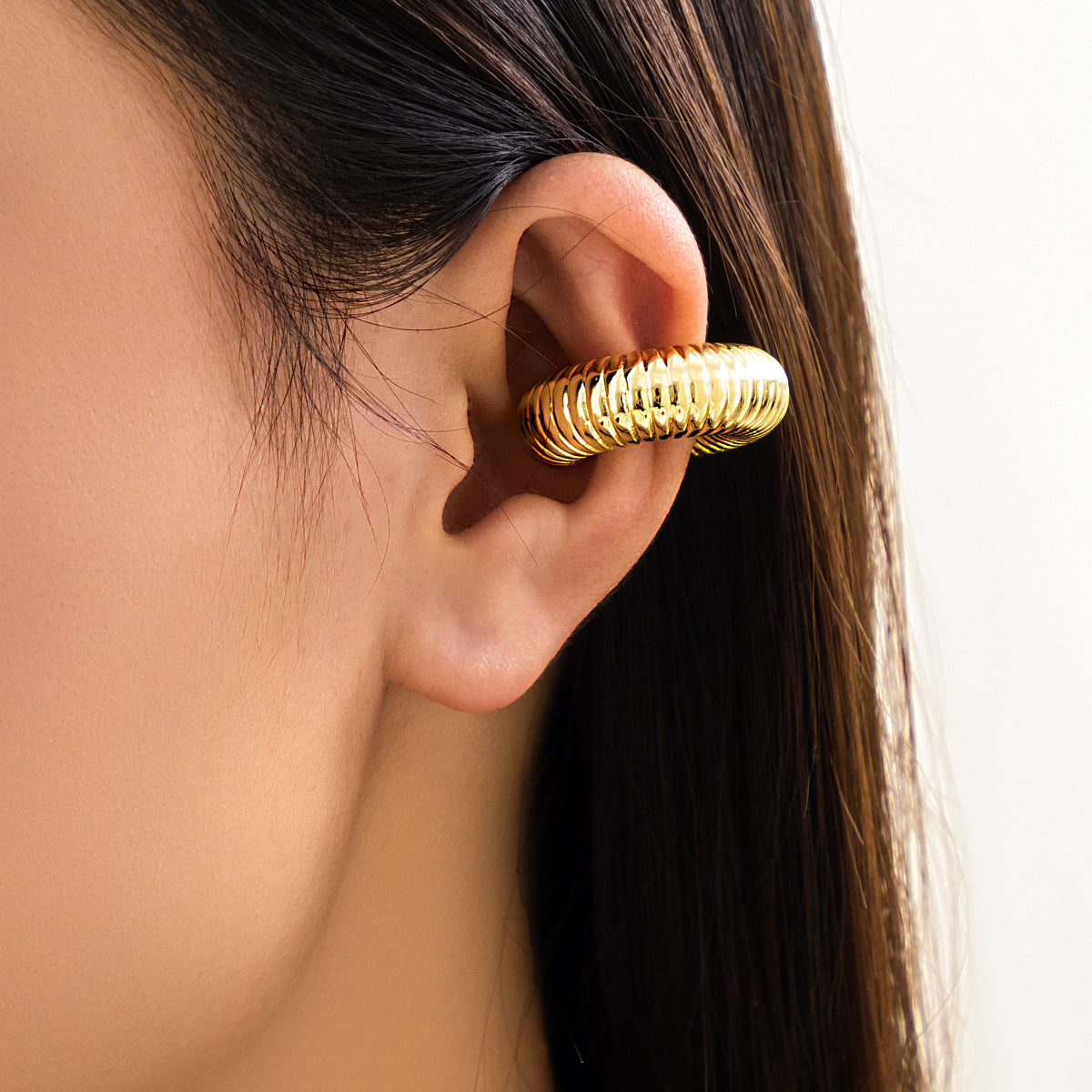 Clips para orejas circulares de marea para mujer con clavos de hueso para oreja simple 