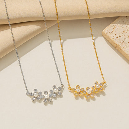 Colar de aço inoxidável com pingente de flor de zircão estilo doce 