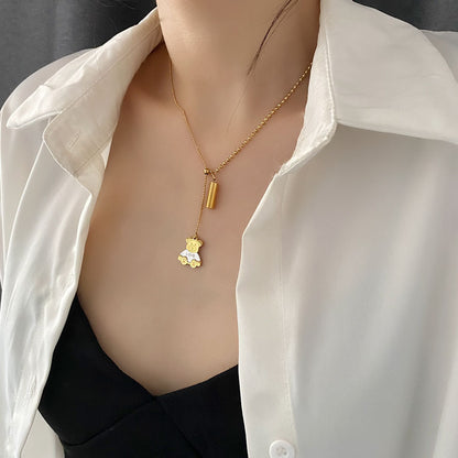 Bear pull necklace