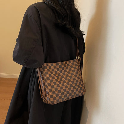 Printed letter wide shoulder strap tote bag
