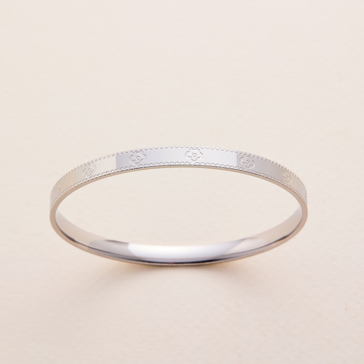 Stainless steel bracelet with diamonds