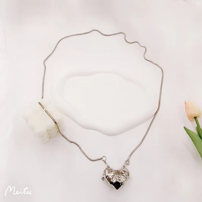 Cream Love Chain Pearl Bag