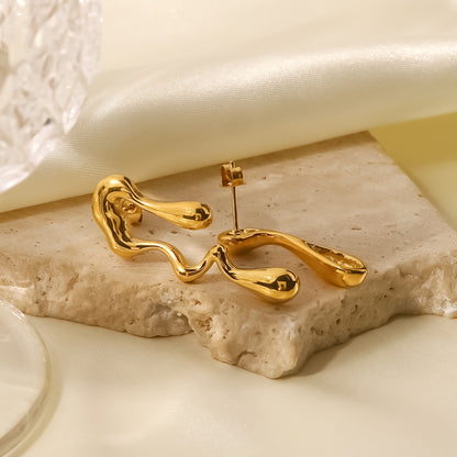 Teardrop shape earrings