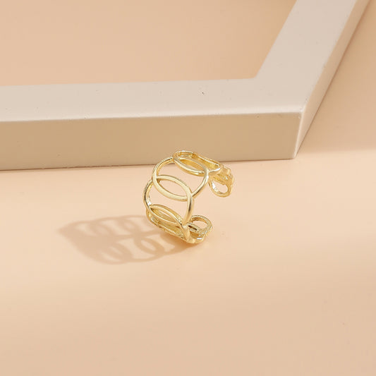 Anillo estilo punk con diseño de moda retro. 
