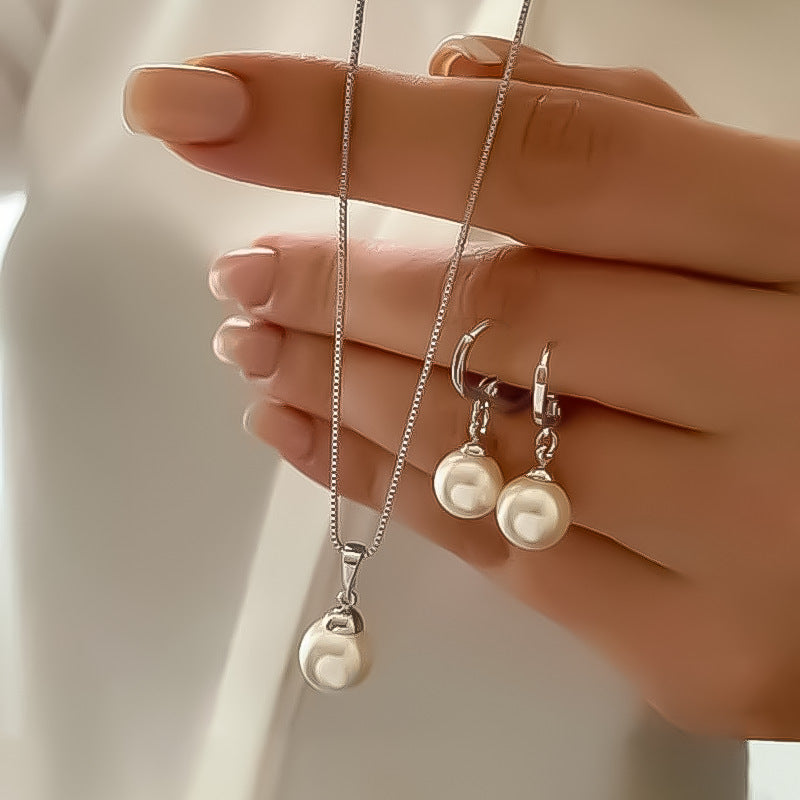 Pearl Necklace & Earring Set