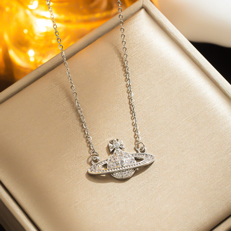 Colar Saturno Oco de Prata com Strass - Hot Item 