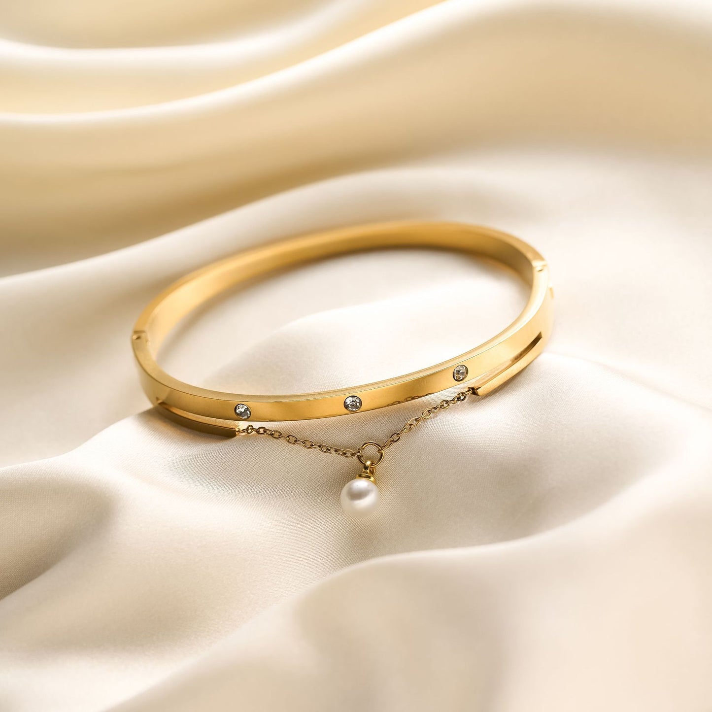 Women's Titanium Steel Three-Diamond Bracelet with Pearl Fringe