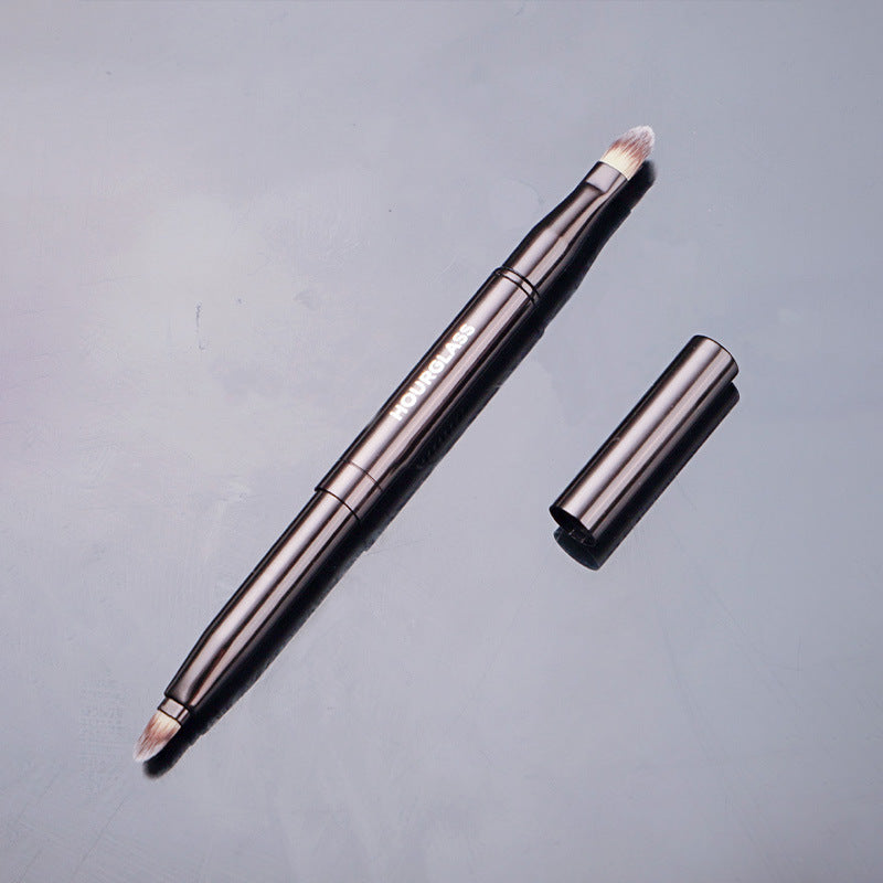 HG Dual-Ended Retractable Lip Brush