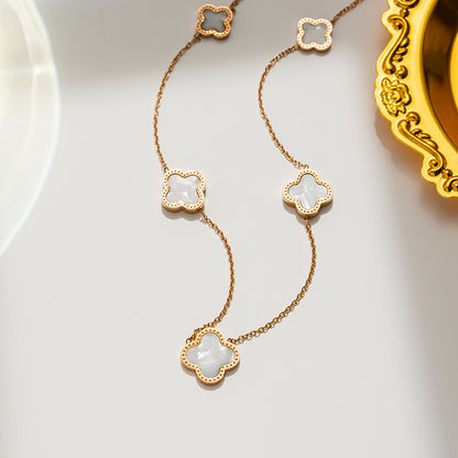 Colar de trevo de quatro folhas em aço titânio banhado a ouro 18K 