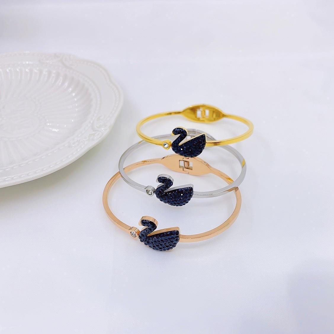 Black and White Swan Bracelet