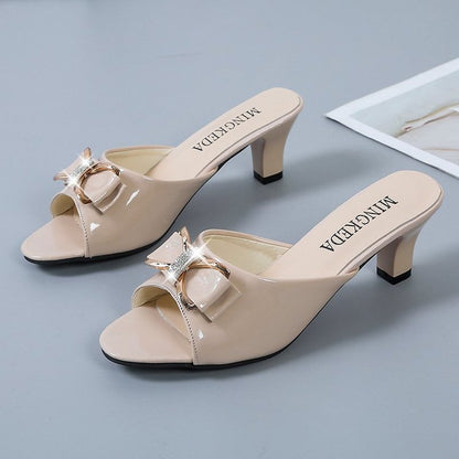 Versatile large size slippers wholesale