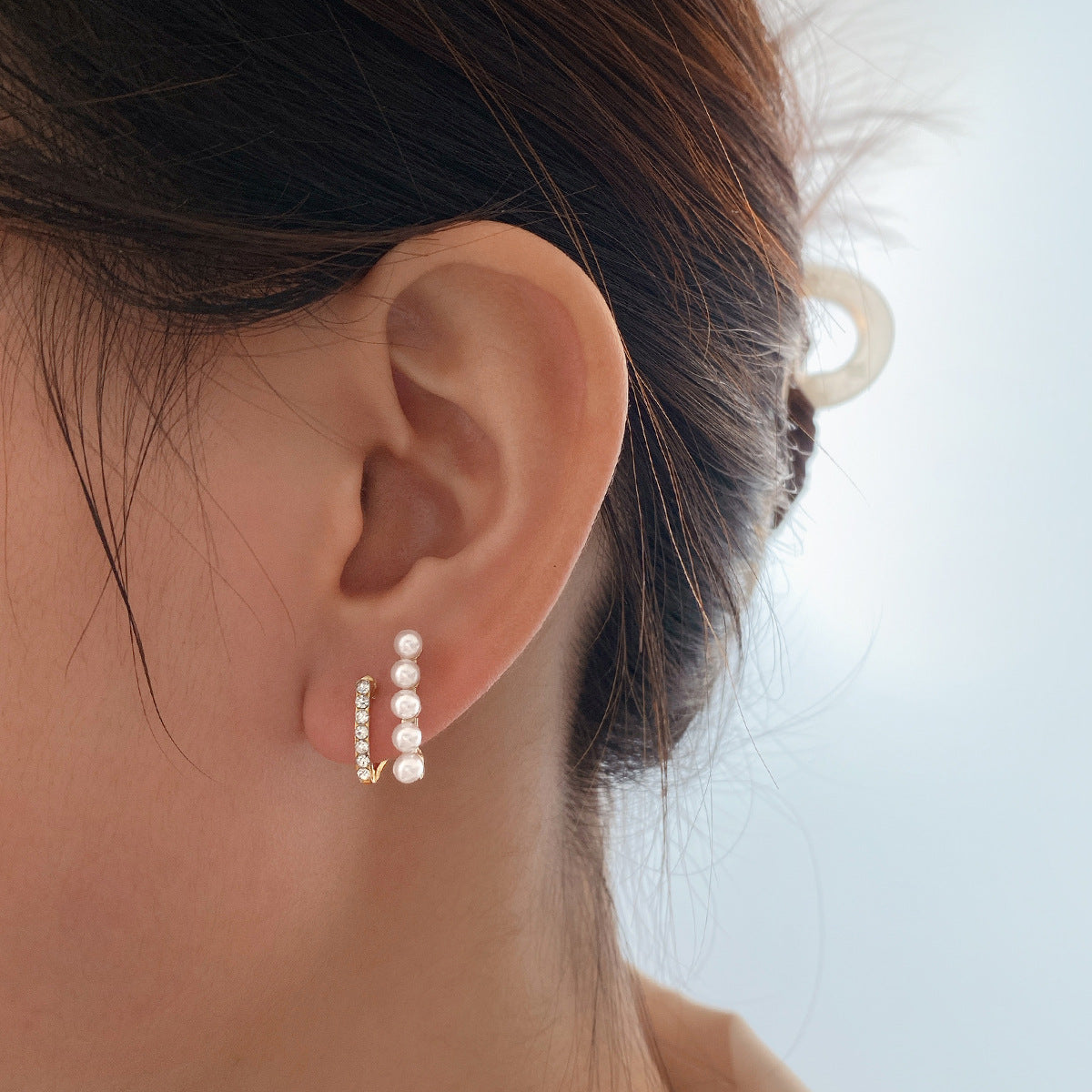 Four-Claw Stud Earrings