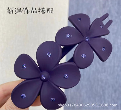 23 hairpins and hairpins are versatile.
