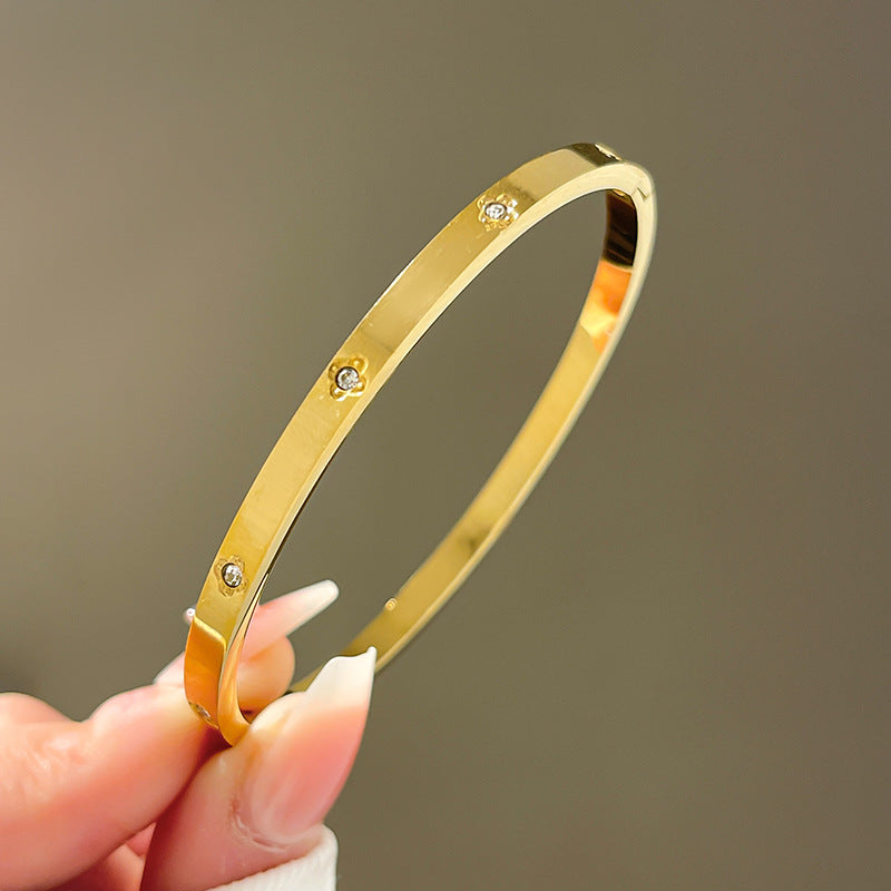 Four-leaf clover gypsy titanium steel bracelet