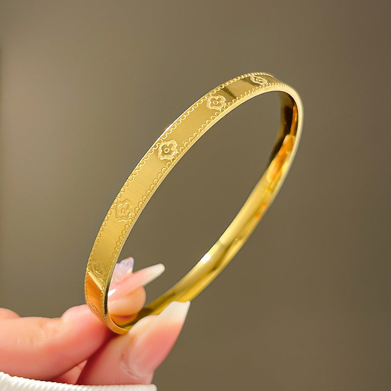 Four-leaf clover gypsy titanium steel bracelet