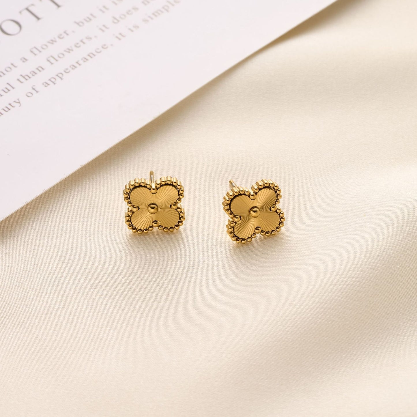 Four-Leaf Clover Diamond Jewelry Set