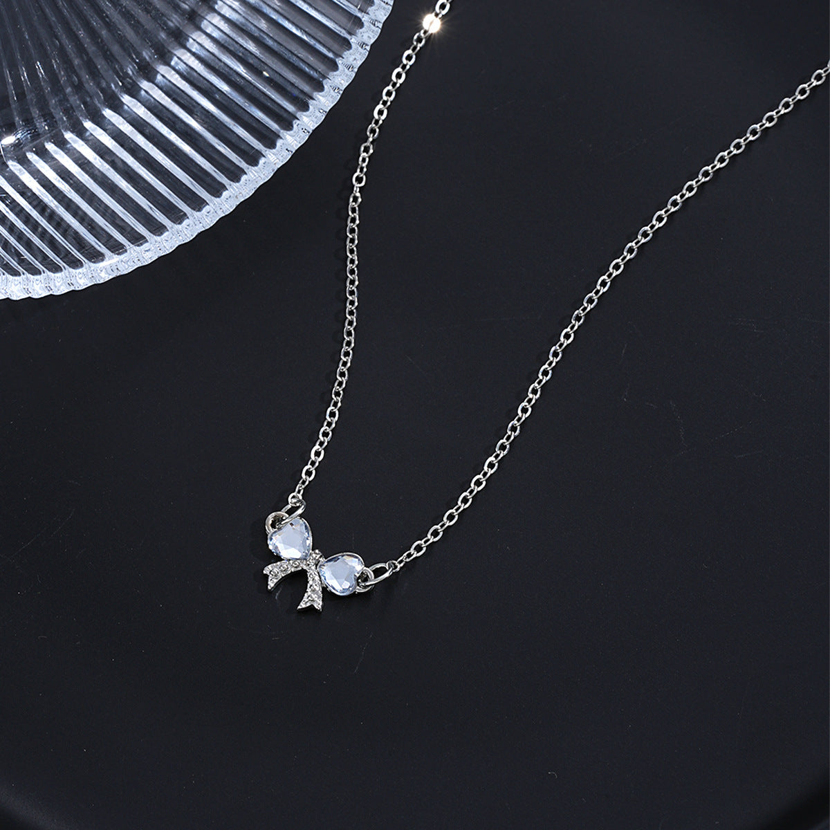 Zircon Bow Necklace