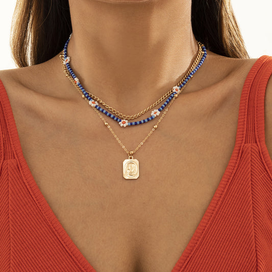 Collar de cadena de clavícula con cadena de hierro y cuentas de arroz empalmadas 