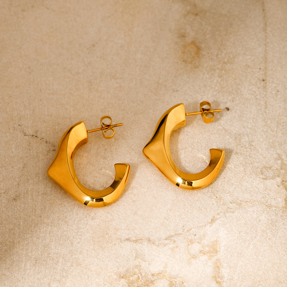 Triangle C-shaped earrings