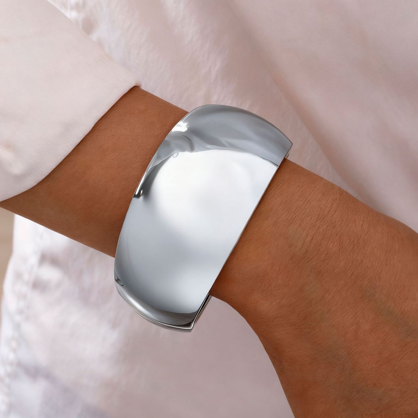 Wide-Brim Mirror Opening Bracelet