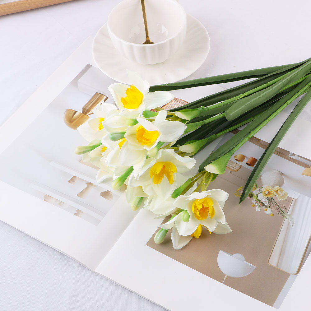 Artificial flower single daffodil bouquet