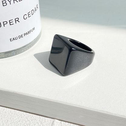 Anillo de resina para hombre y mujer. 