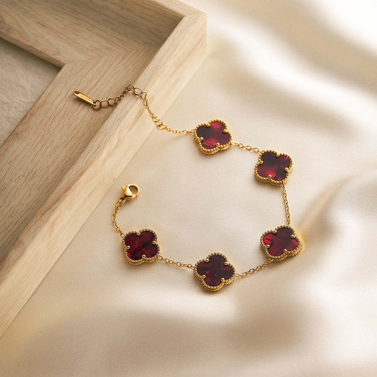 15mm Double-Sided Four-Leaf Clover Necklace