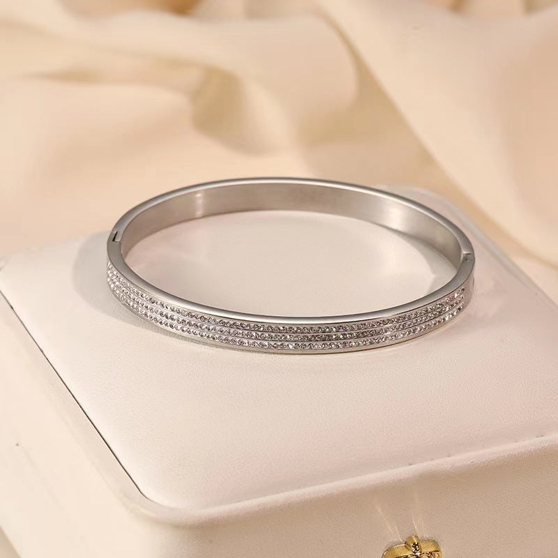 Stainless steel bracelet with diamonds